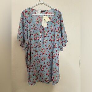 Bloom Chic Floral Top Size 26 Bust 30” Length 33.5”
